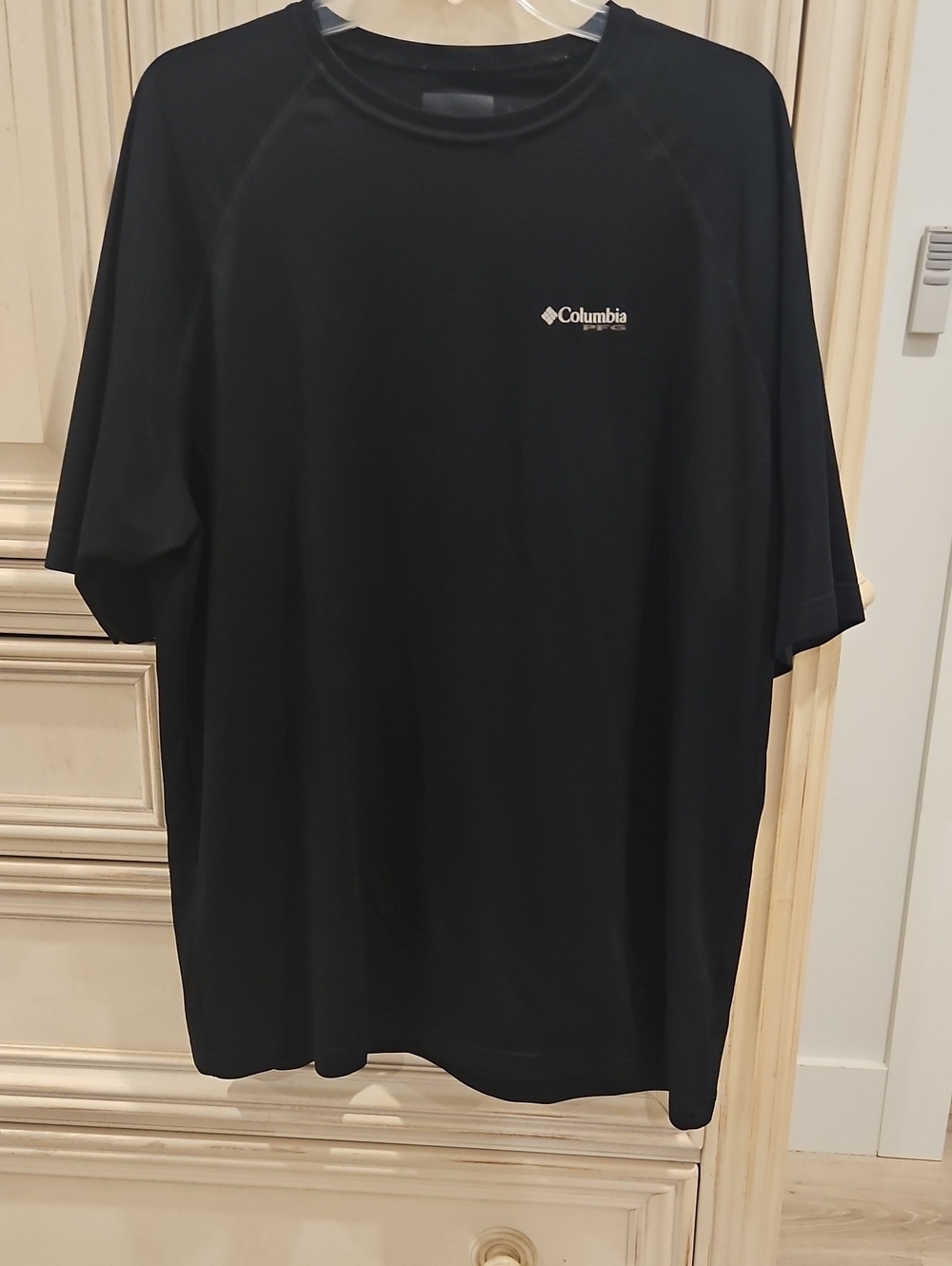 Columbia Black Short-Sleeve Performance Tee